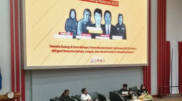 Dialog Publik HIMAPWK