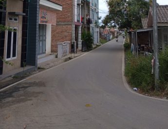 Keluarga Wisudawan Bersyukur Jalan ke Unsulbar Tak Lagi Rusak