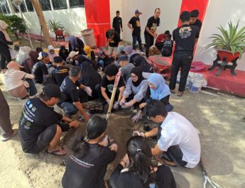 Praktik Penanaman Bibit