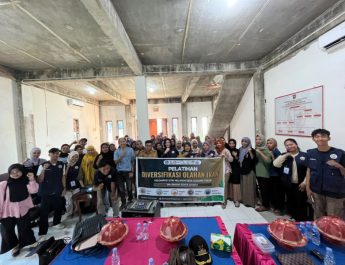 PPK Ormawa HIMAIPA Unsulbar Latih Warga Galung Tuluk Olah Ikan Jadi Nugget