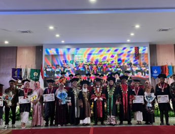 8 Lulusan Terbaik dari Setiap Fakultas Diumumkan, dan Satu dari Program Profesi Ners dengan IPK 4,00.