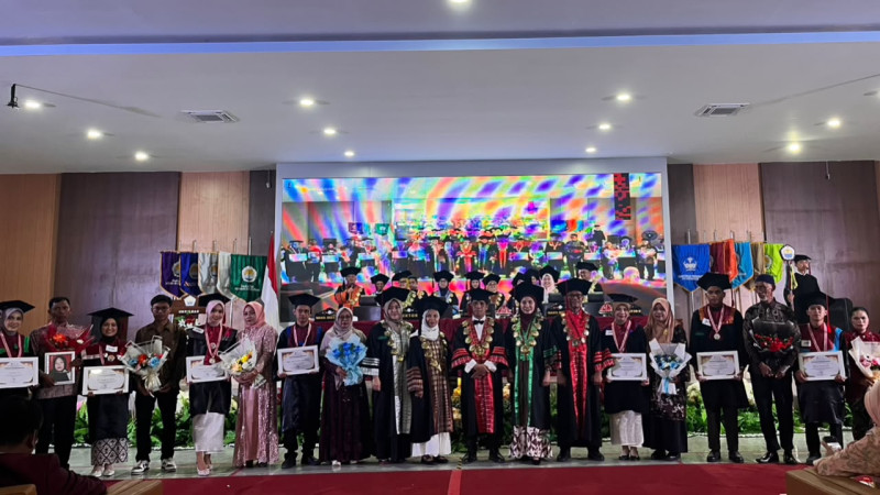 8 Lulusan Terbaik dari Setiap Fakultas Diumumkan, dan Satu dari Program Profesi Ners dengan IPK 4,00.
