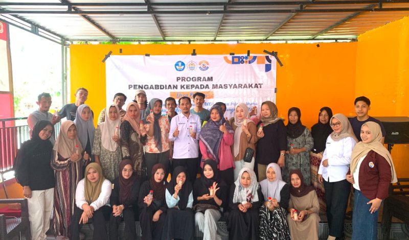 Tim PKM Unsulbar Latih Warga Desa Tandasura Olah Kelapa Jadi VCO Bernilai Ekonomi