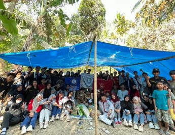 BEM dan HMJ Fakultas Ekonomi Unsulbar Salurkan Bantuan untuk Korban Kebakaran di Katumbangan dan Sugihwaras