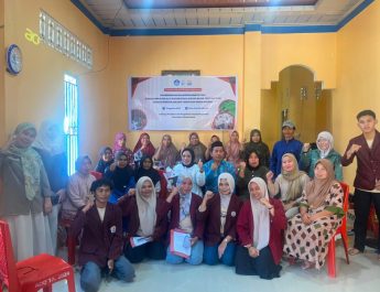 Berdayakan KWT Bunga Dahlia, Tim PPKUD Unsulbar Kembangkan Minyak Nilam Jadi Produk Bernilai Jual