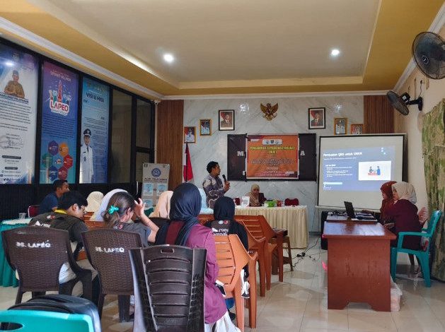 PKM Fekon Unsulbar Kuatkan UMKM Resky Kuliner Lapeo Lewat Digital Marketing Shopee dan QRIS