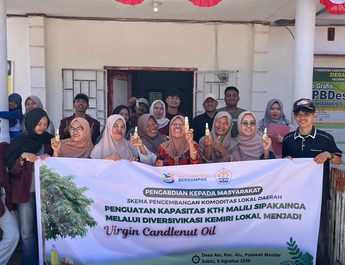 Tim PKM Fapertahut Unsulbar Latih KTH Malilu Sipakainga Olah Kemiri Jadi Minyak Bernilai Tambah