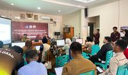 Tim Statistika Unsulbar Latih Aparatur Desa Pesuloang Kelola Website Desa Cantik