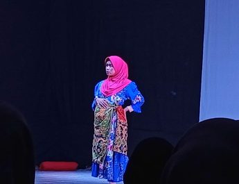 Bukan Sekadar Akting, Nurul Hikmah Anggraini Ungkap Tantangan di Balik Pentas Teater Anjoro Lupa