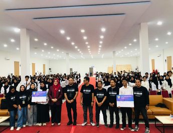 Unsulbar Serahkan KIP Kuliah secara Simbolis kepada Mahasiswa Angkatan 2026